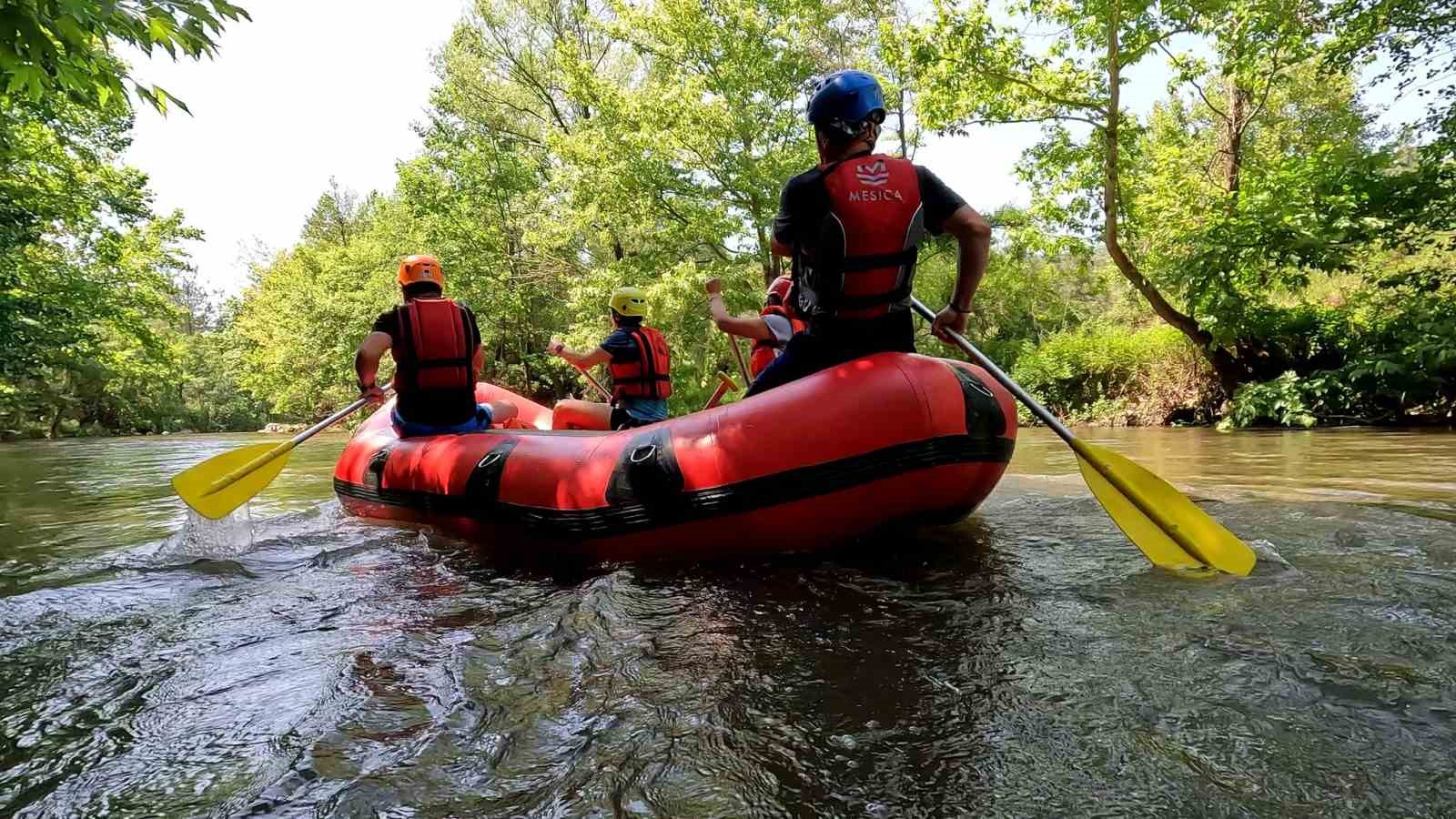 (Özel) Dağcıların nefes kesen rafting heyecanı
