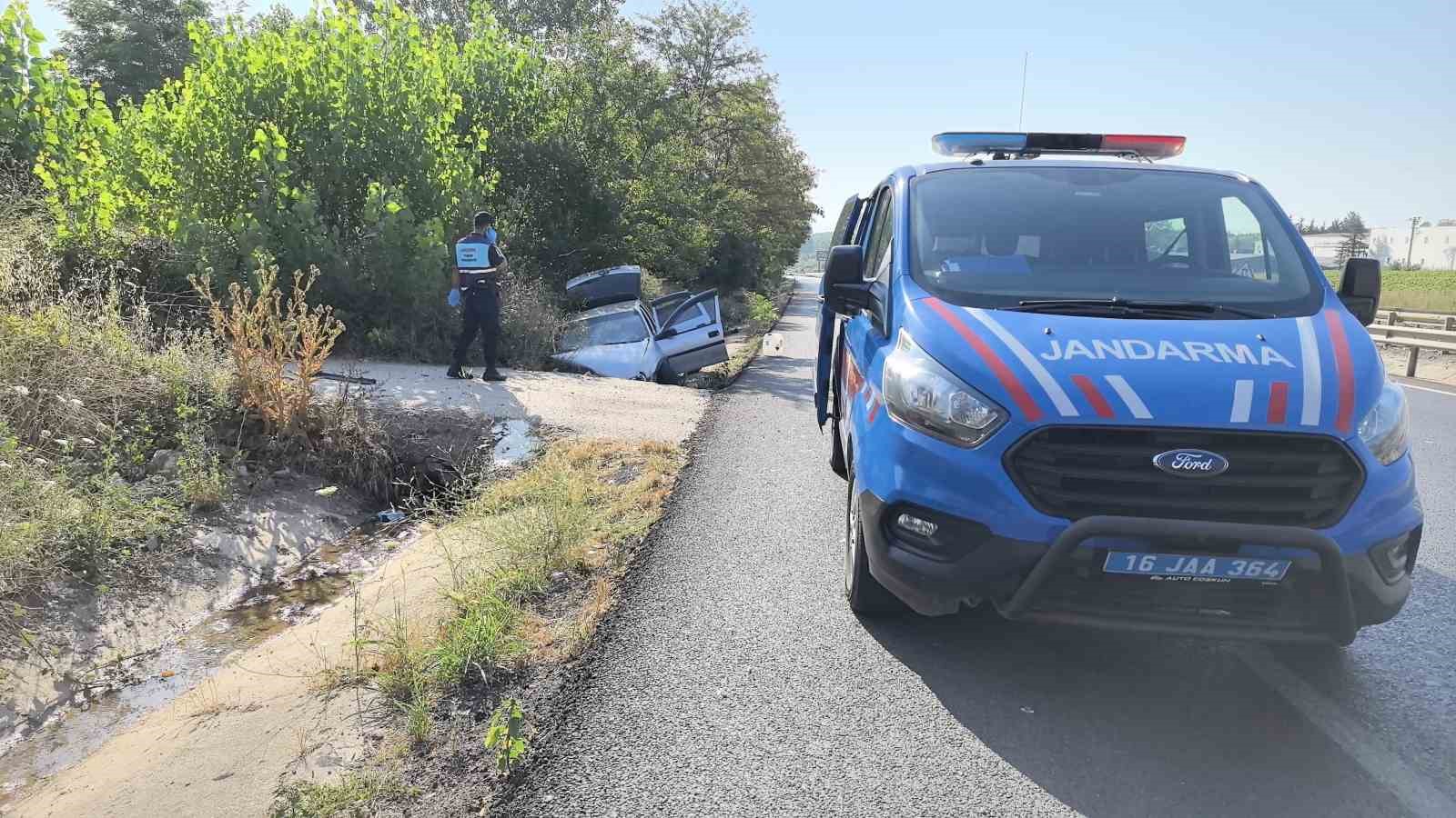 Kanala uçan otomobilin kadranı 100’de takılı kaldı...1 ölü, 3 yaralı
