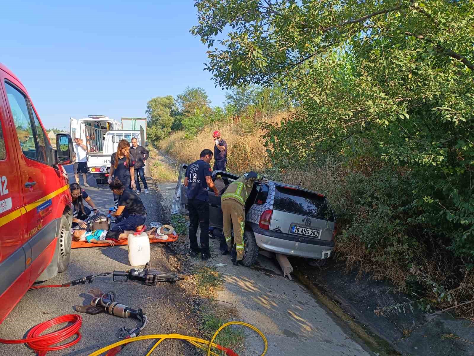 Kanala uçan otomobilin kadranı 100’de takılı kaldı...1 ölü, 3 yaralı
