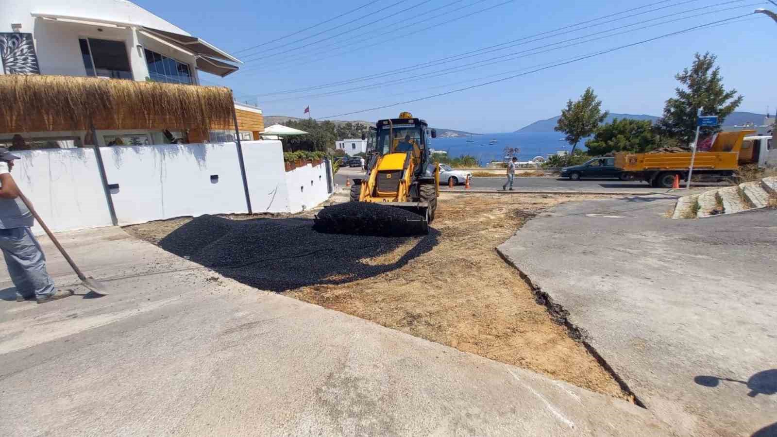 Bodrum Belediyesi yılın ilk 6 ayında 14 bin 400 ton asfalt serimi gerçekleştirdi
