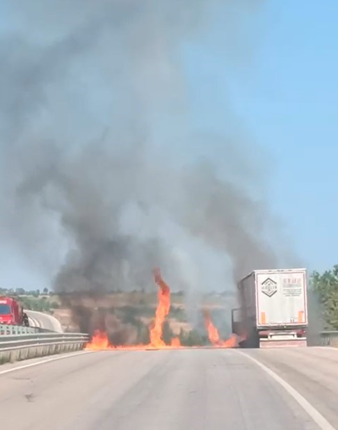 Tokat’ta yanan tır alev topuna döndü
