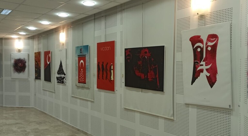 DPÜ’de karma poster sergisi
