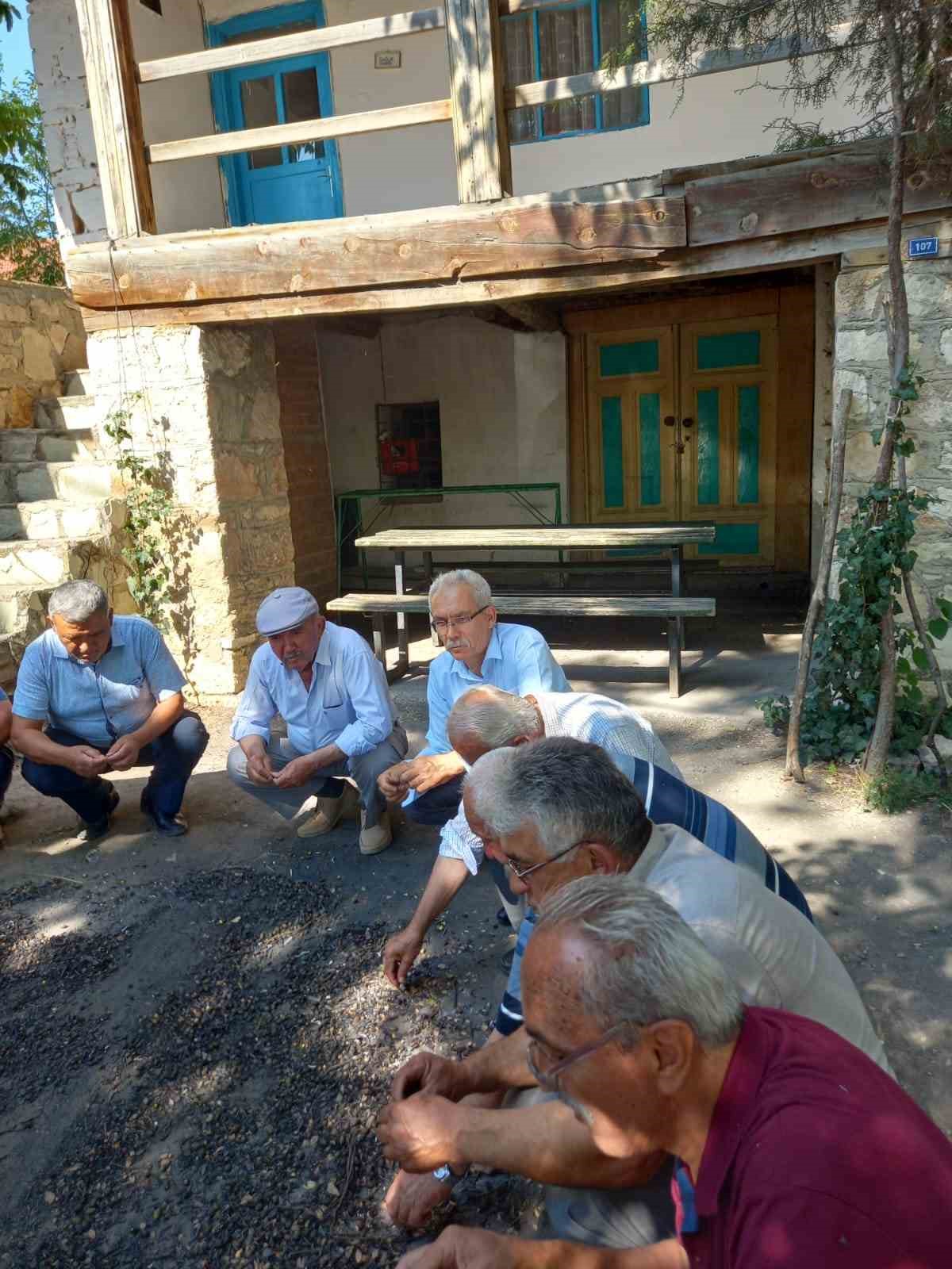 Geleneksel nohut ütme etkinliği geniş bir katılımla gerçekleşti
