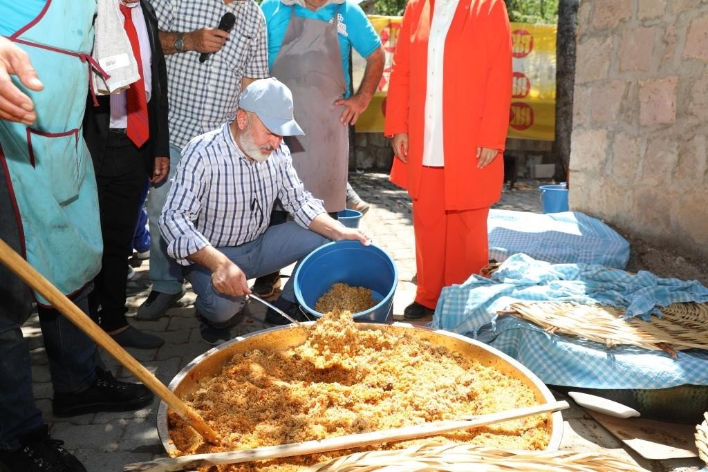 Başkan Çolakbayrakdar, Sıla-i Rahim Şenliği’nde
