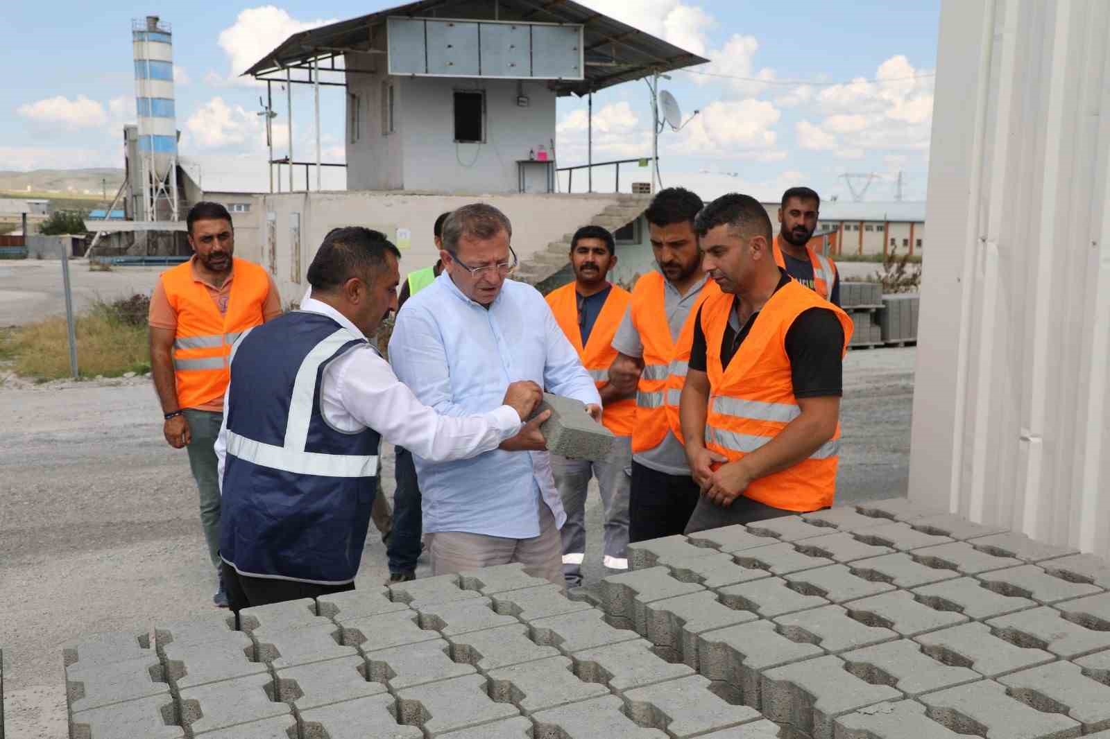 Vali Polat, Organize Sanayi Bölgesi incelemelerde bulundu
