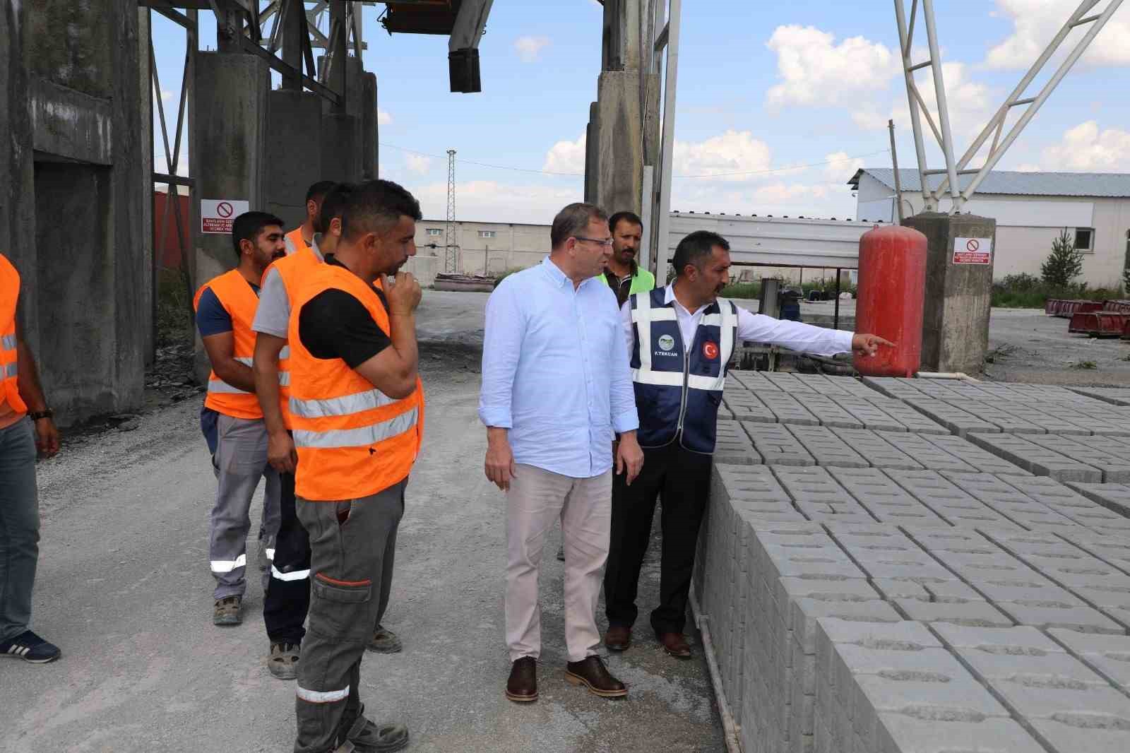 Vali Polat, Organize Sanayi Bölgesi incelemelerde bulundu
