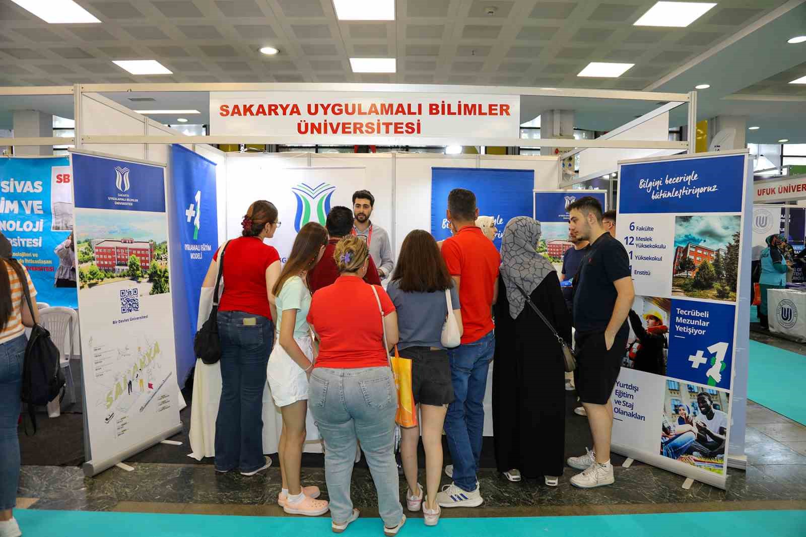 SUBÜ 3 şehirde üniversite adaylarıyla buluştu
