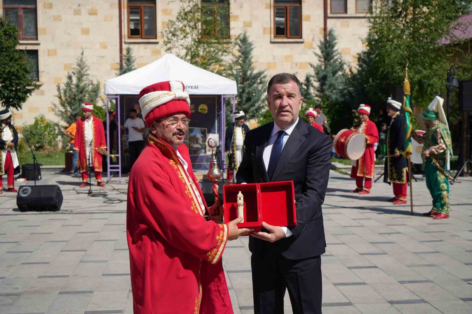 Dede Korkut 28. Uluslararası Kültür ve Sanat Şölenlerine mehteran takımı konseriyle renk kattı
