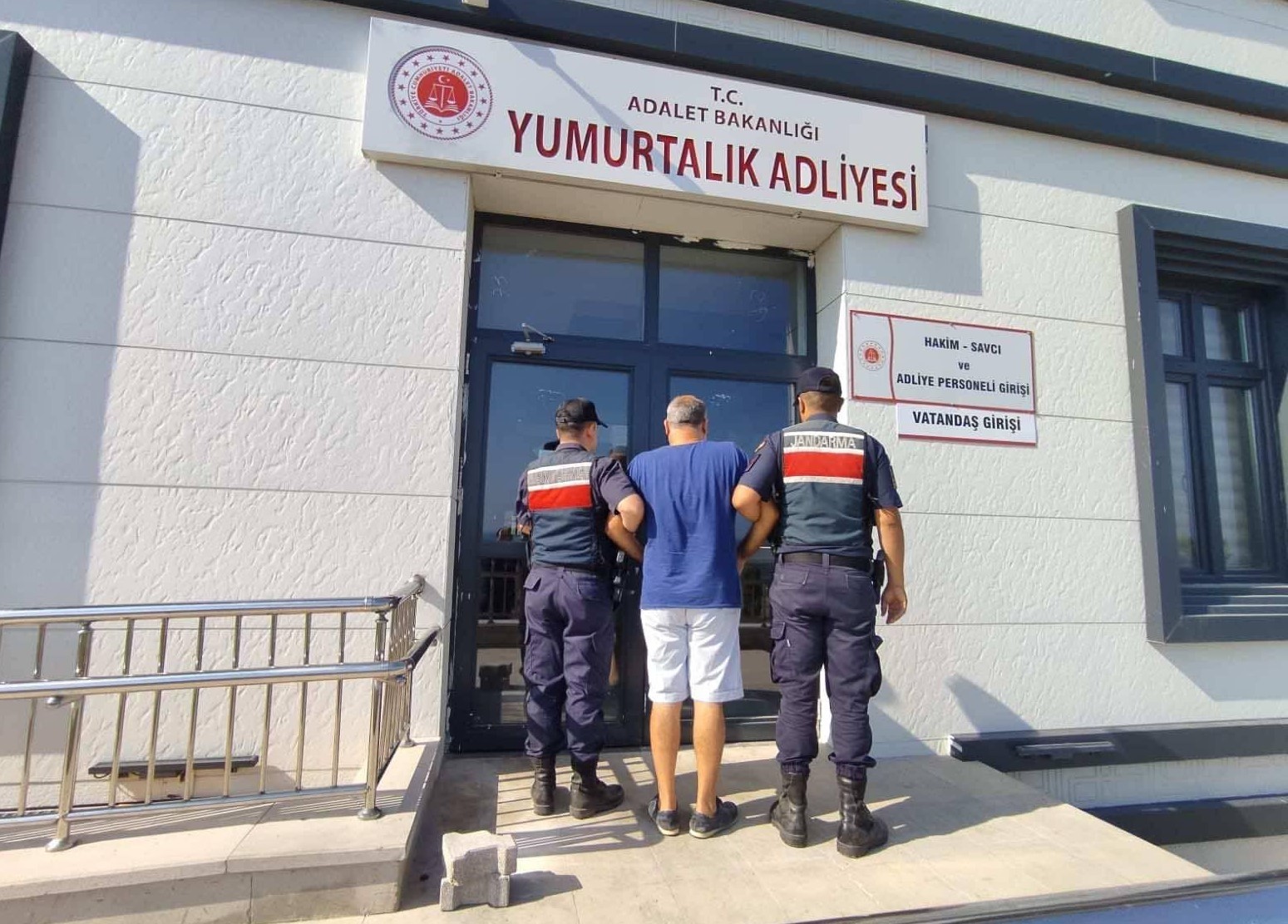 Adana’da uzun süredir aranan 2 hükümlü yakalandı
