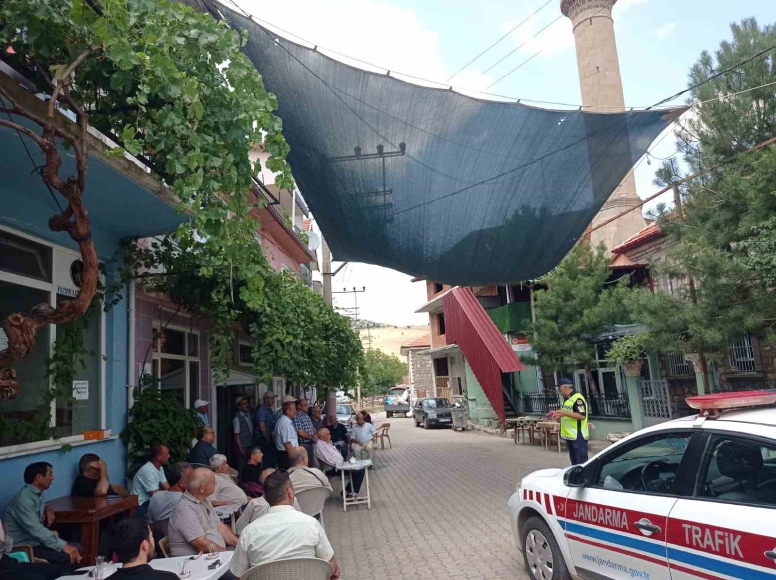 Köylerde güvenlik trafik eğitimleri devam ediyor
