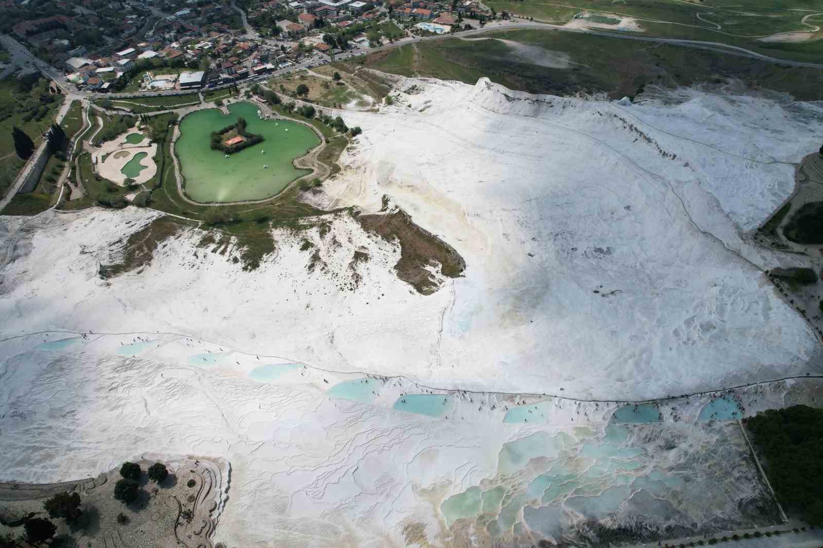 Pamukkale’de termal su debisi 30 yılda 3’te 2 azaldı
