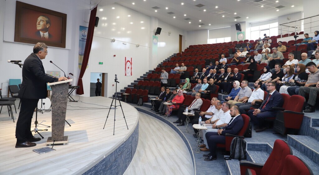 Kütahya’da ’Kıbrıs Barış Harekâtı’nın 50. Yılı Kutlama Programı ve Zafer’ konulu panel düzenlendi
