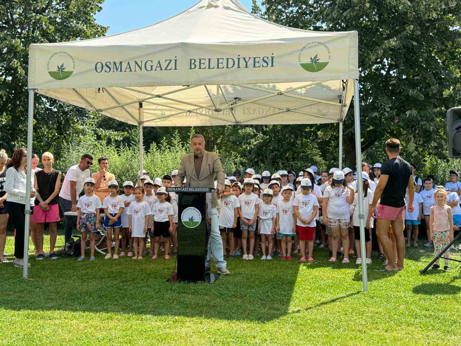 Genç yüzücüler sertifikalarını aldı
