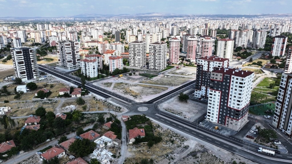 Başkan Çolakbayrakdar, “Seyrani’nin çehresini değiştiren ana yol, hayırlı olsun”
