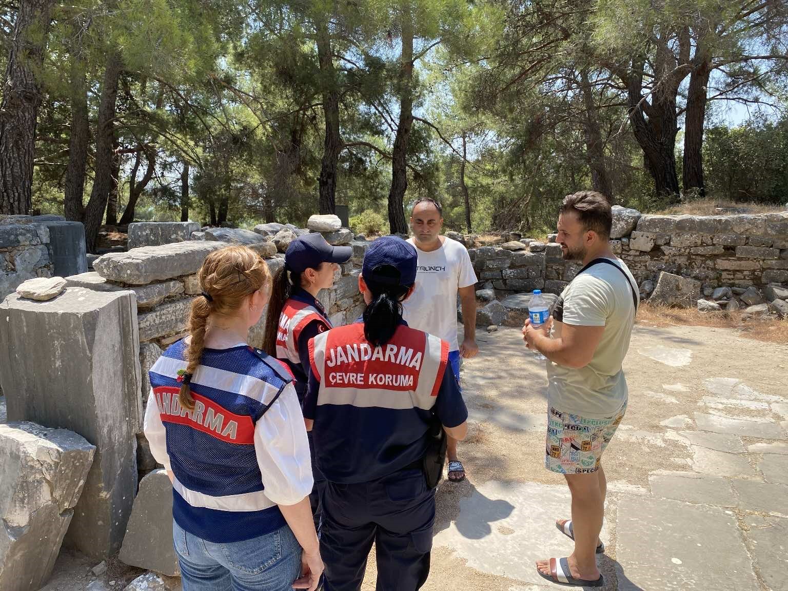 Söke’de jandarma ekipleri vatandaşları bilgilendirdi
