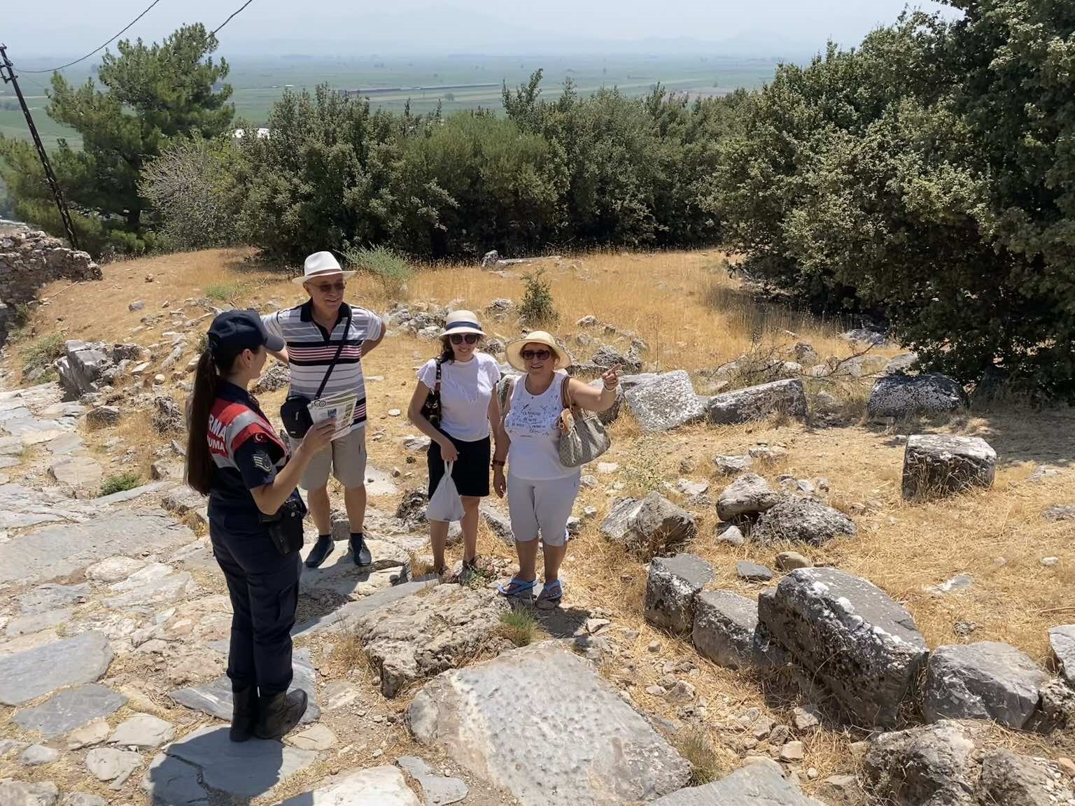 Söke’de jandarma ekipleri vatandaşları bilgilendirdi
