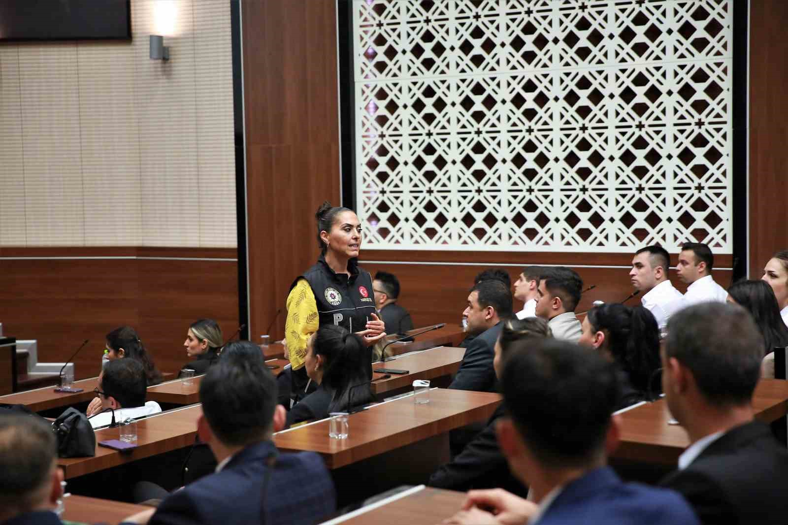 Keçiören Belediyesi uyuşturucuyla mücadele kapsamında bilgilendirme semineri düzenlendi
