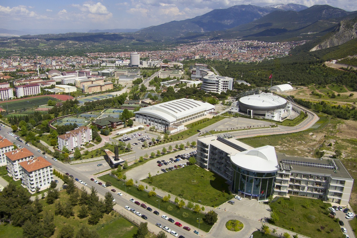 Öğrencilerini memnun edemeyen Pamukkale Üniversitesinden tepki çeken anket
