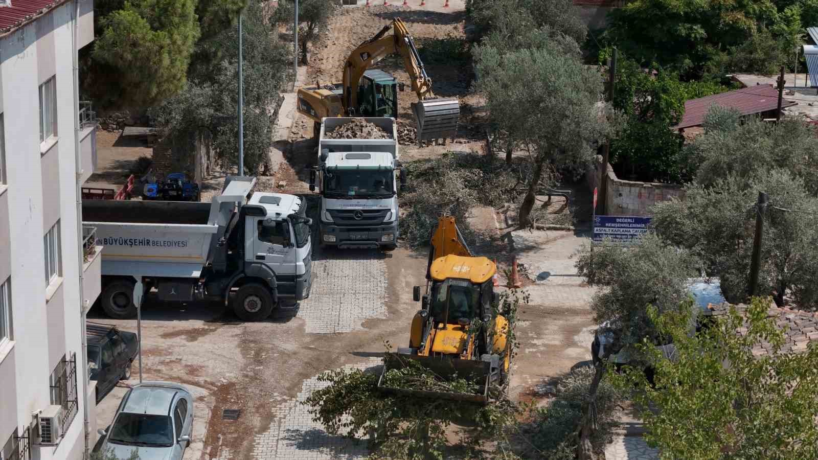 Başkan Çerçioğlu Buharkent’in yollarını yeniliyor
