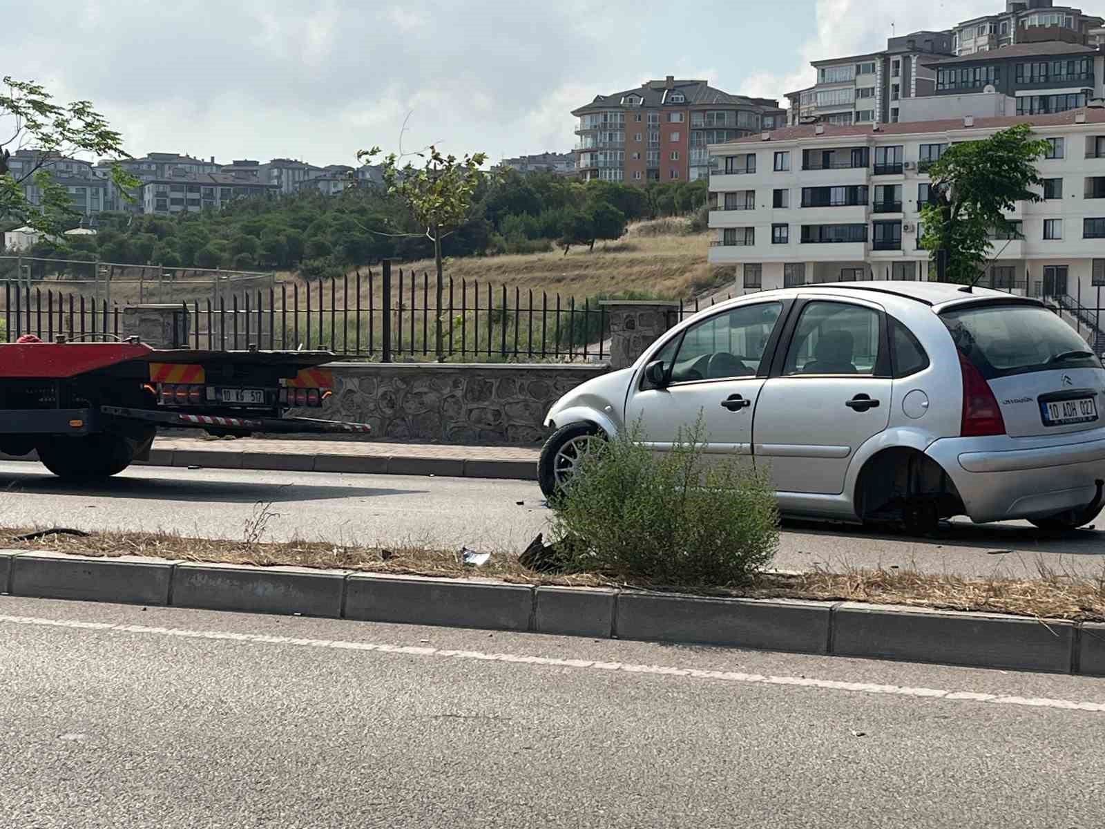 Hurdaya dönen araçtan burnu bile kanamadan çıktı
