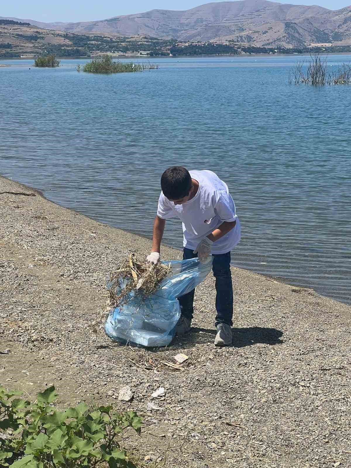 Öğrencilerin çevre duyarlılığı takdir topladı
