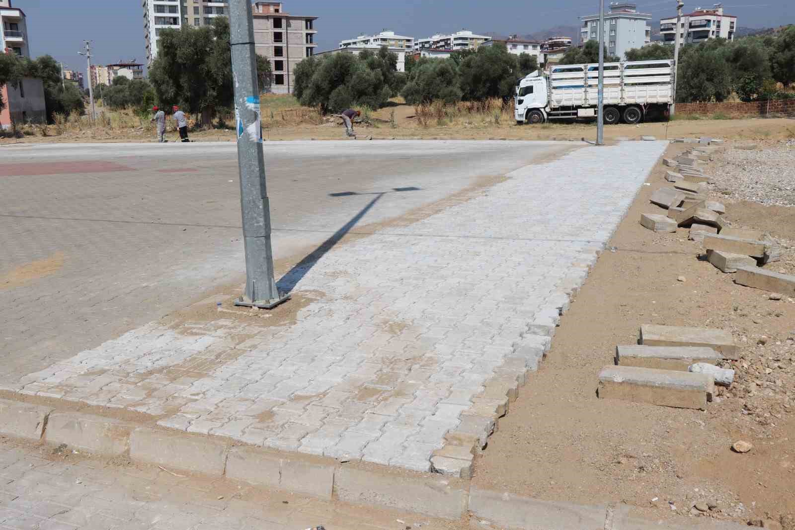 Nazilli Belediyesi Yıldıztepe Mahallesi’ndeki yol çalışmalarını tammalıyor
