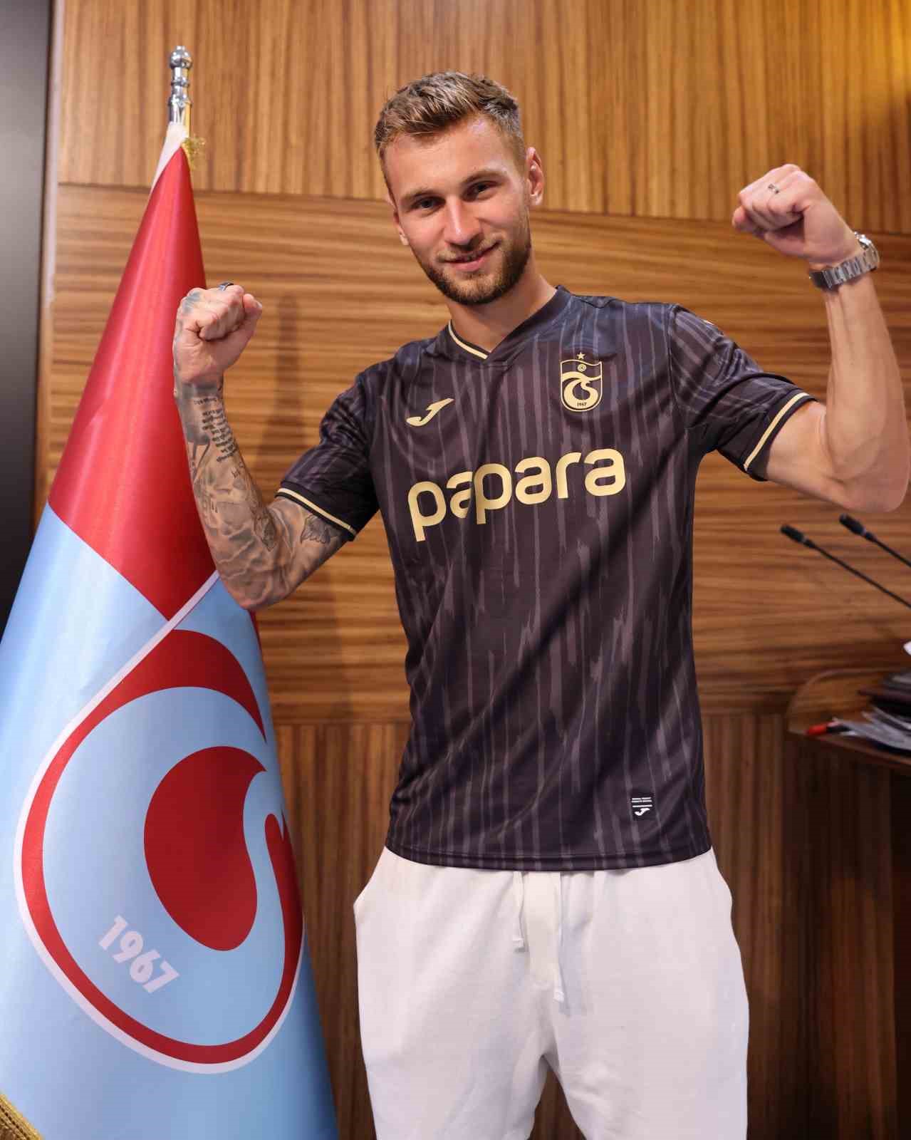 Trabzonspor, Denis Draguş için imza töreni düzenlendi
