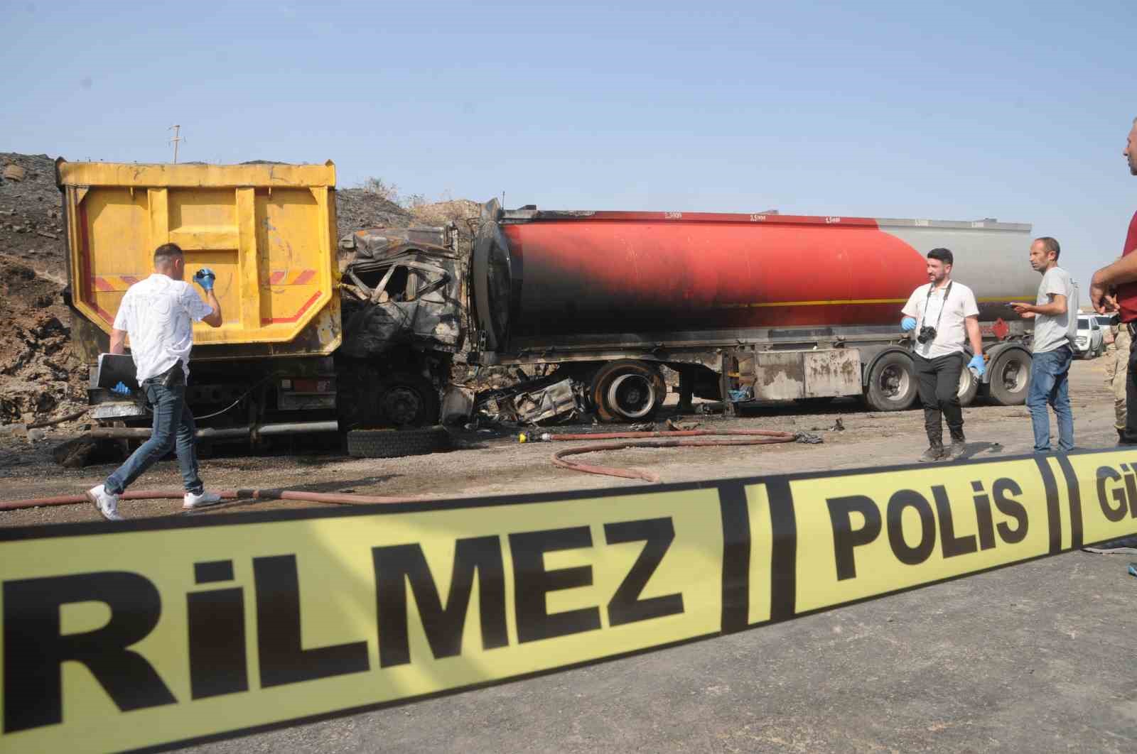 Şırnak’ta karşı şeride geçen hafriyat kamyonu tır ile çarpıştı: 1 ölü, 1 yaralı
