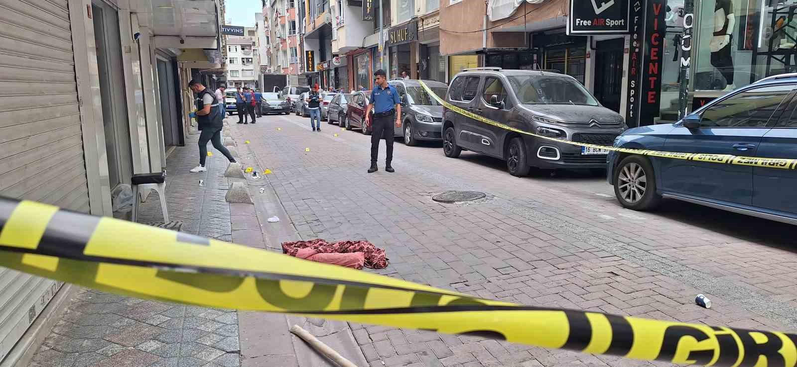 Zeytinburnu’nda sokak ortasında silahlı çatışma: 1 ölü
