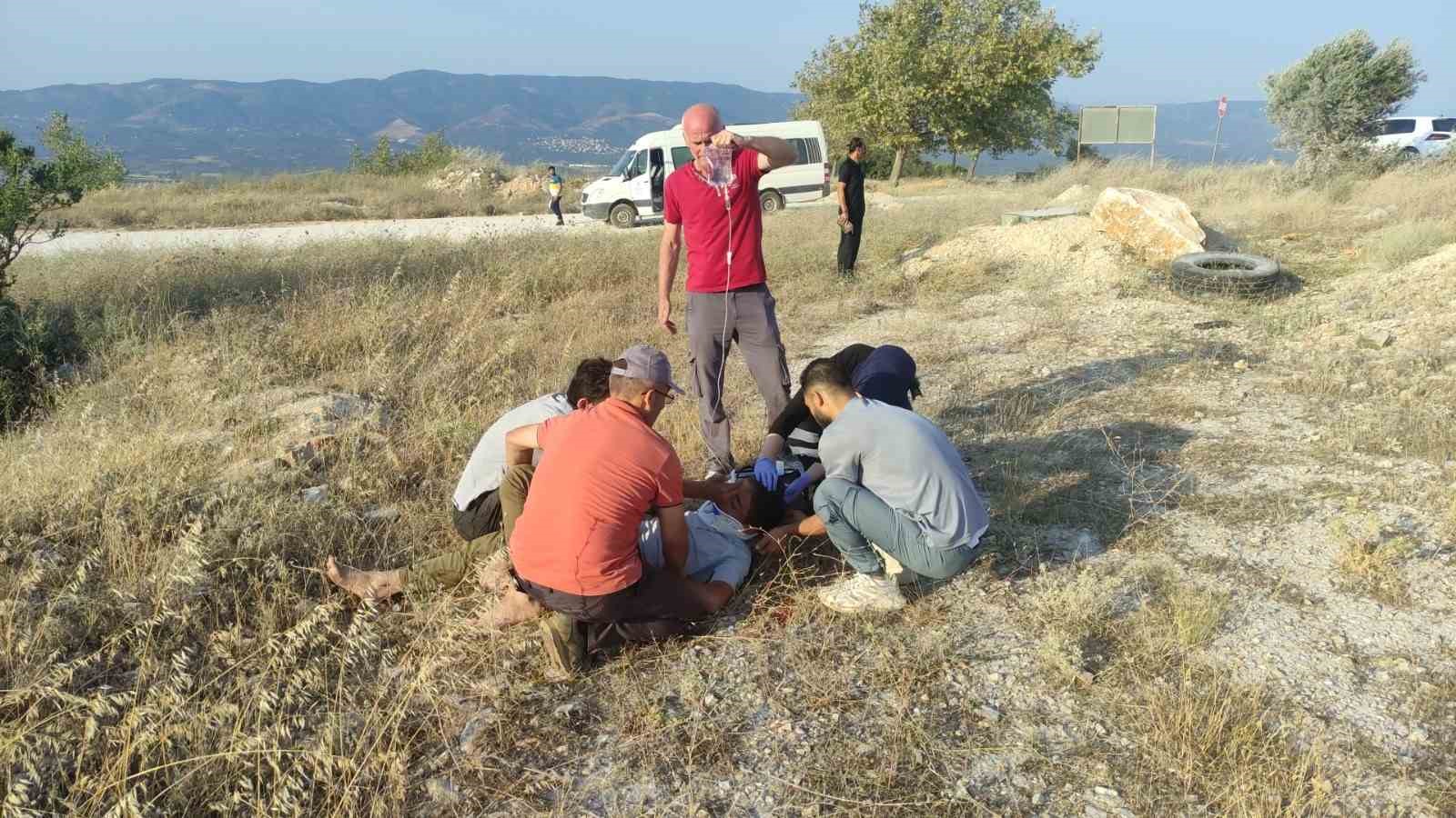 Kayalıklara uçan motosiklette 2 genç ağır yaralandı
