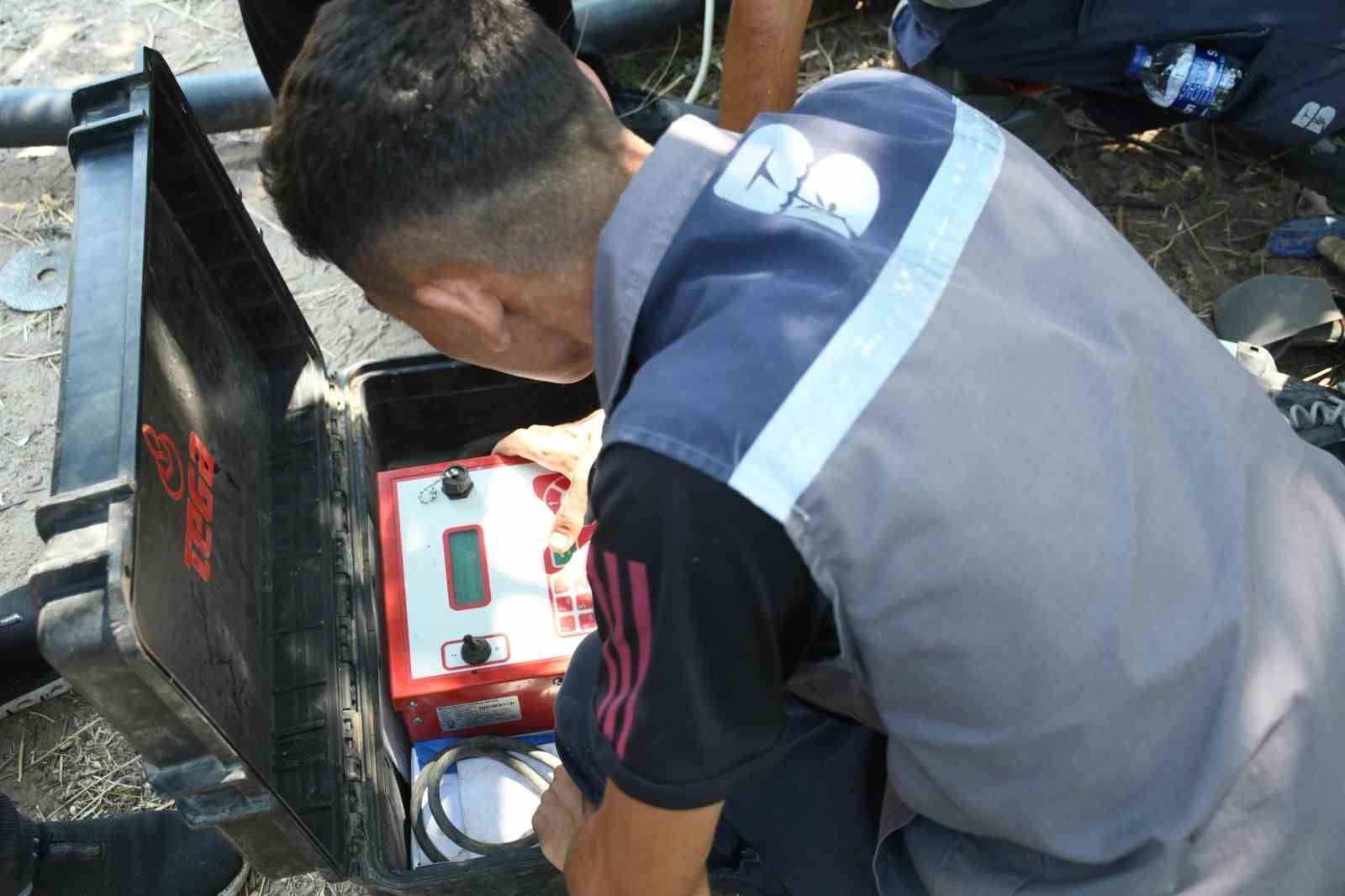 Başkan Akın, Erdek’te 20 bin zeytin ağacını suya kavuşturdu
