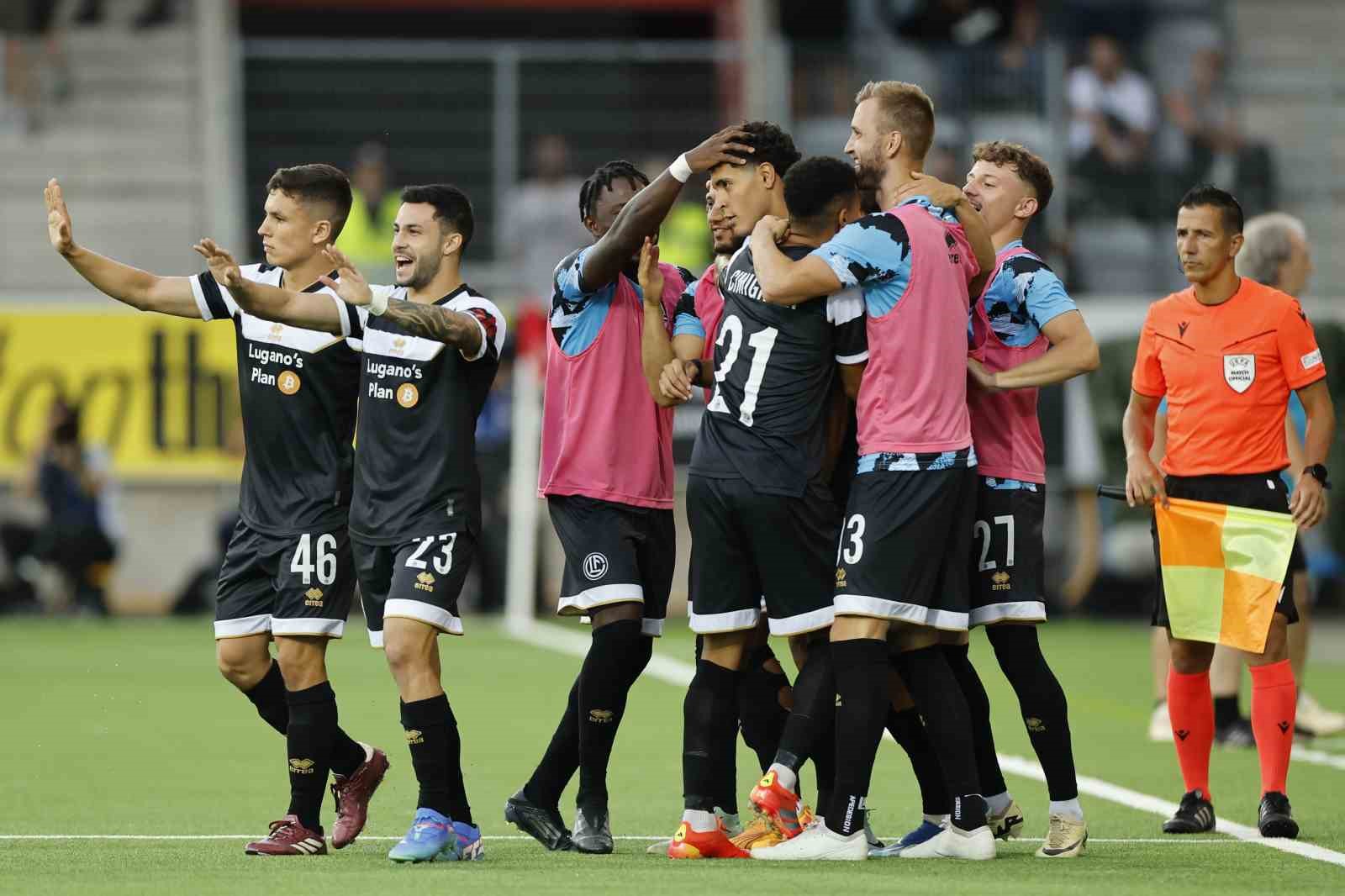 UEFA Şampiyonlar Ligi 2. Eleme Turu: Lugano FC: 1 - Fenerbahçe: 1 (İlk yarı)
