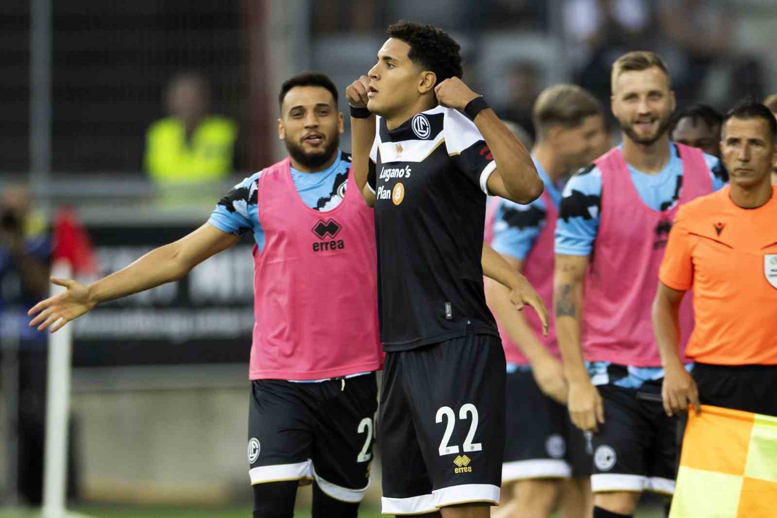 UEFA Şampiyonlar Ligi 2. Eleme Turu: Lugano FC: 1 - Fenerbahçe: 1 (İlk yarı)
