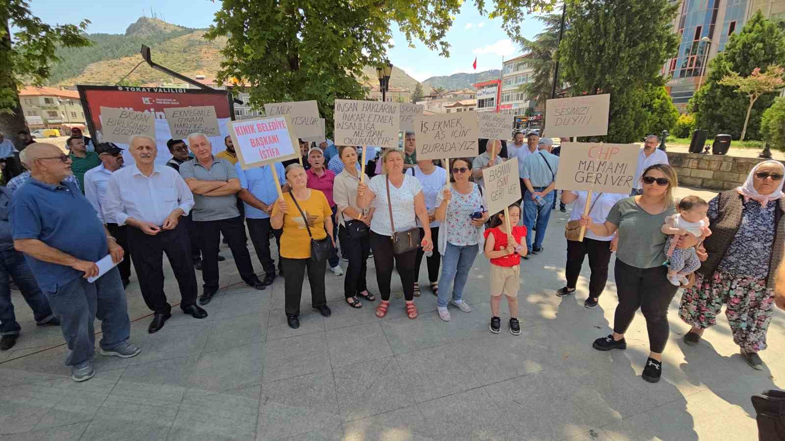 Kınık Belediye Başkanı Geçene’ye işçi çıkarmaları nedeniyle tepki yağdı
