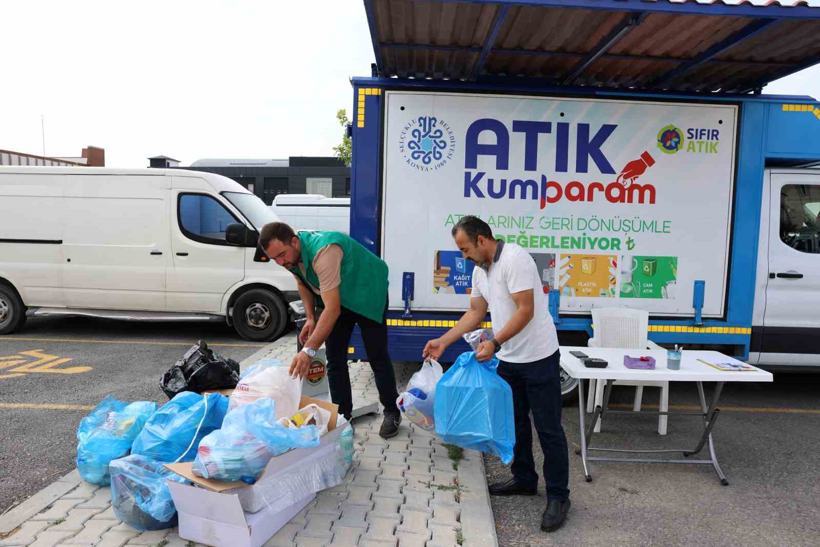 Selçuklu’da atıklar, ev ekonomisine katkı sağlıyor
