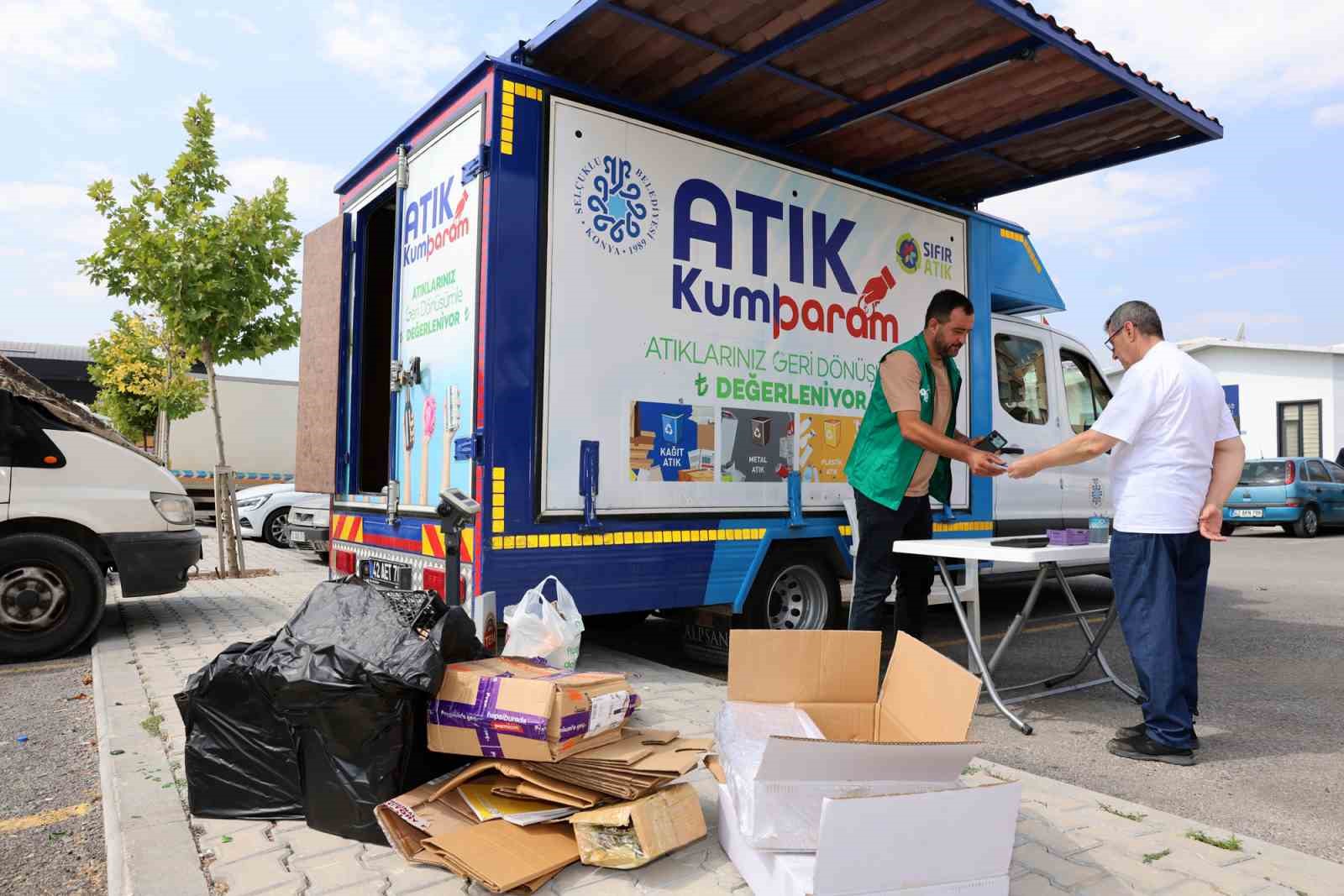 Selçuklu’da atıklar, ev ekonomisine katkı sağlıyor
