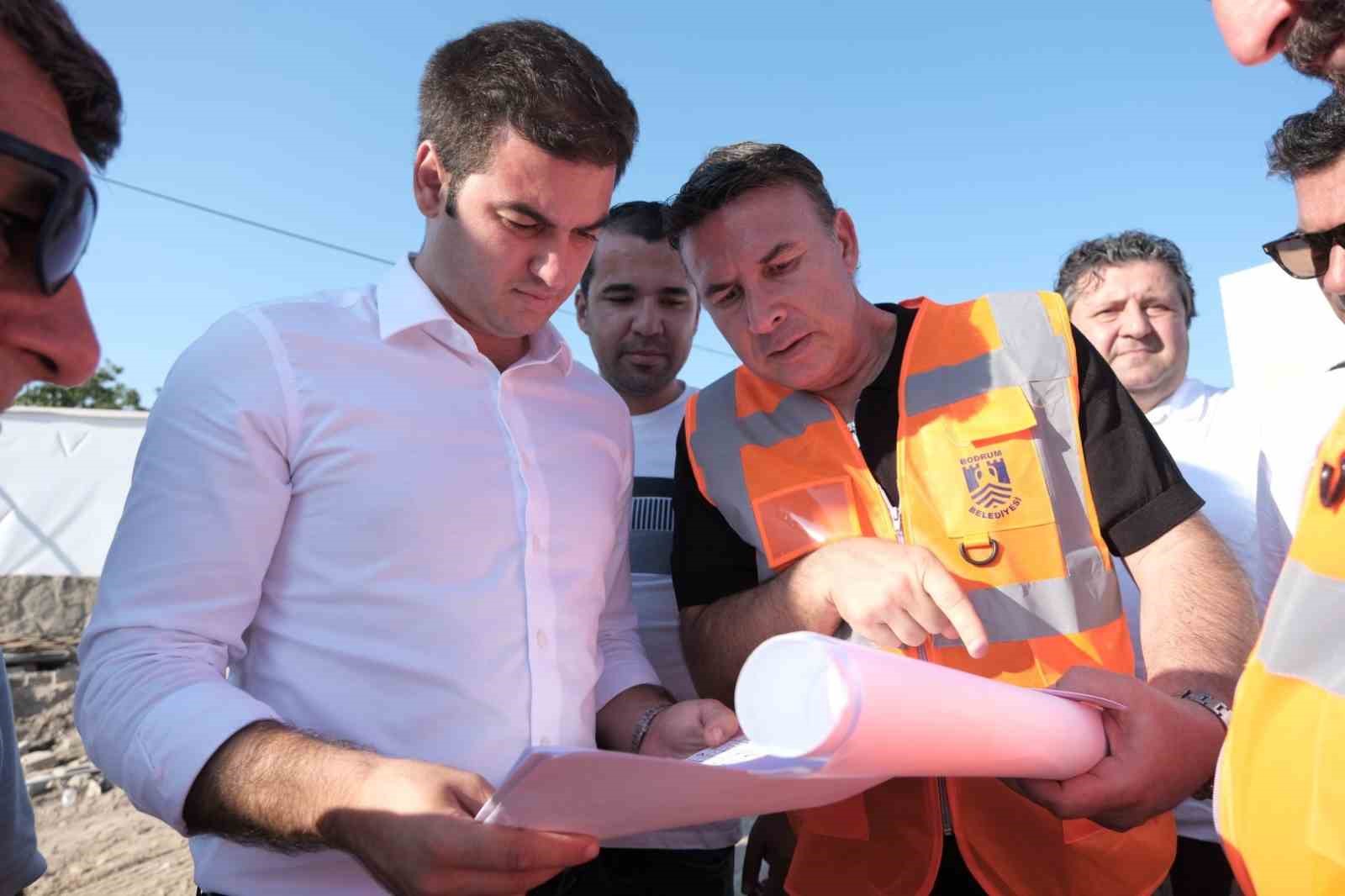 Başkan Mandalinci, Yalıkavak pazaryeri çalışmalarını inceledi
