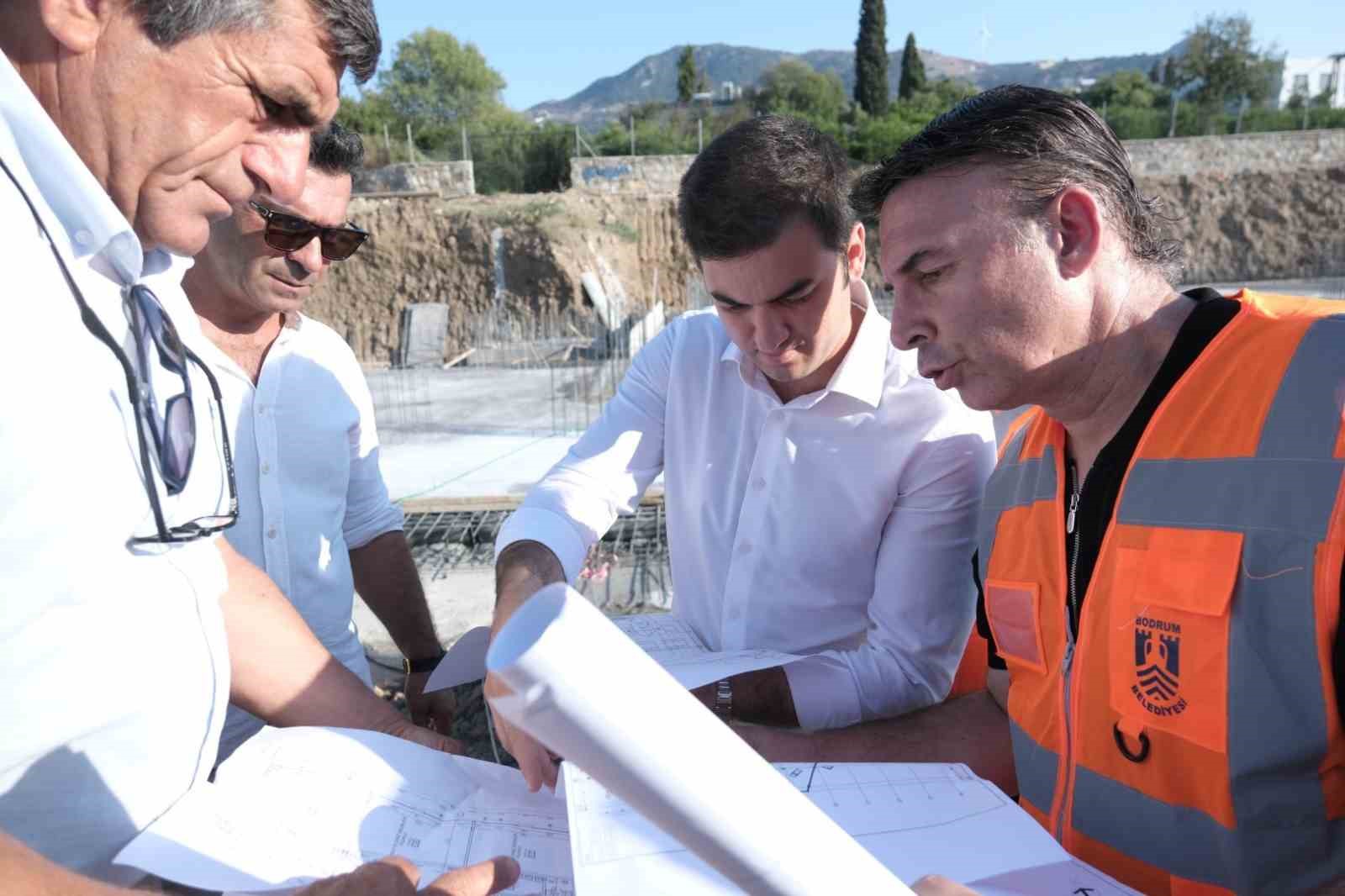 Başkan Mandalinci, Yalıkavak pazaryeri çalışmalarını inceledi
