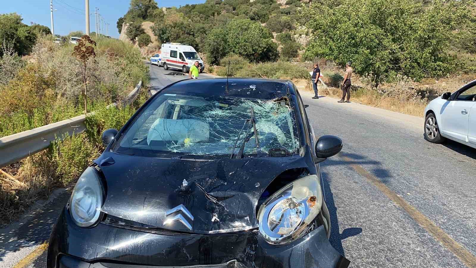 Otomobil ve motosiklet kafa kafaya çarpıştı: 1 ölü
