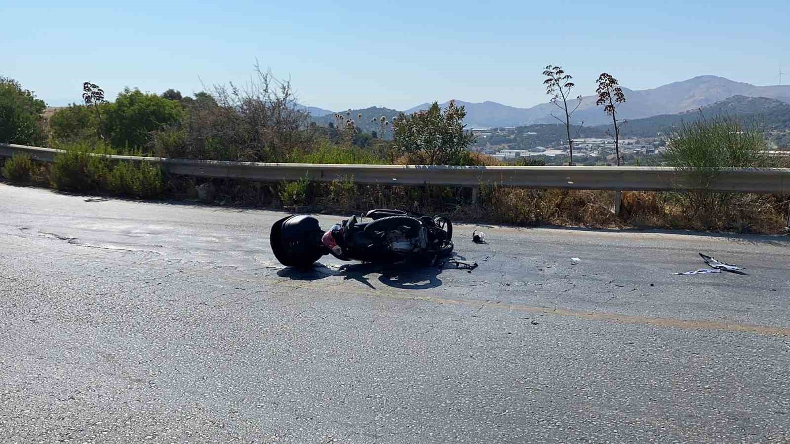 Otomobil ve motosiklet kafa kafaya çarpıştı: 1 ölü
