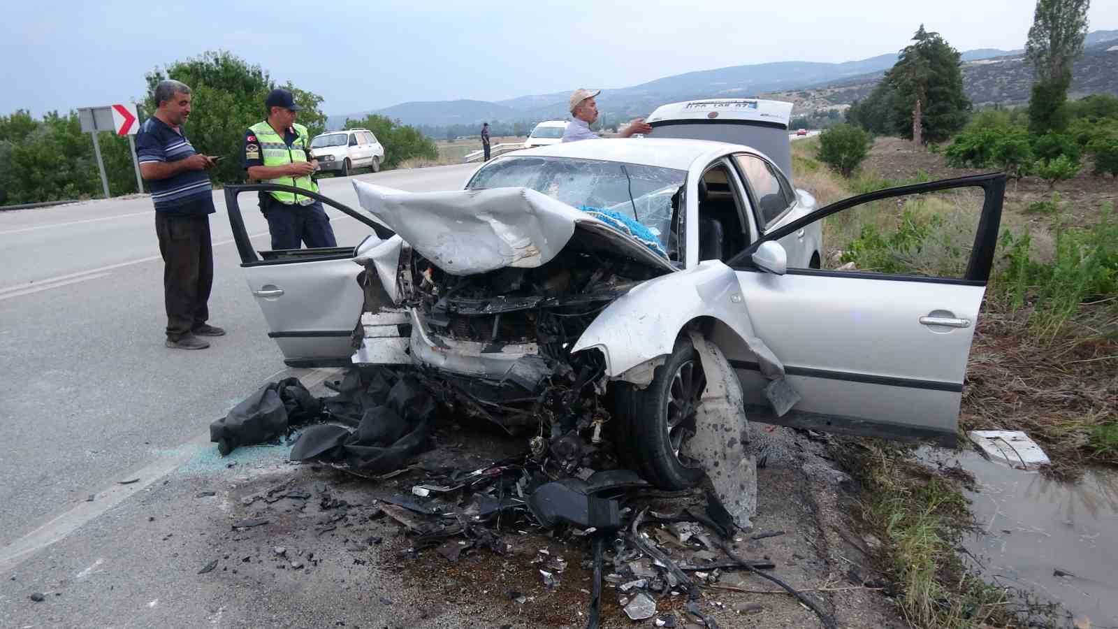 Burdur’daki feci kazada ölü sayısı 2’ye yükseldi
