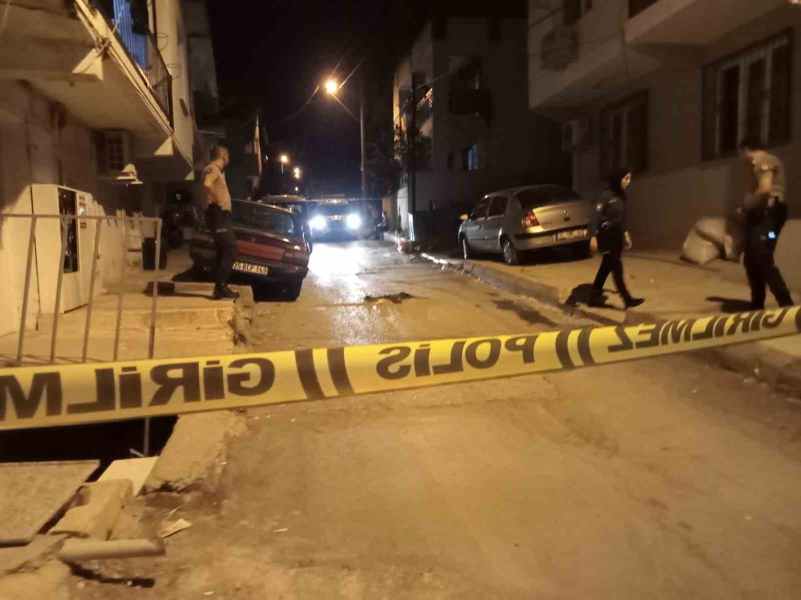 İzmir’de silahı saldırı: Motosikletiyle geldi, tabancayla vurup kaçtı
