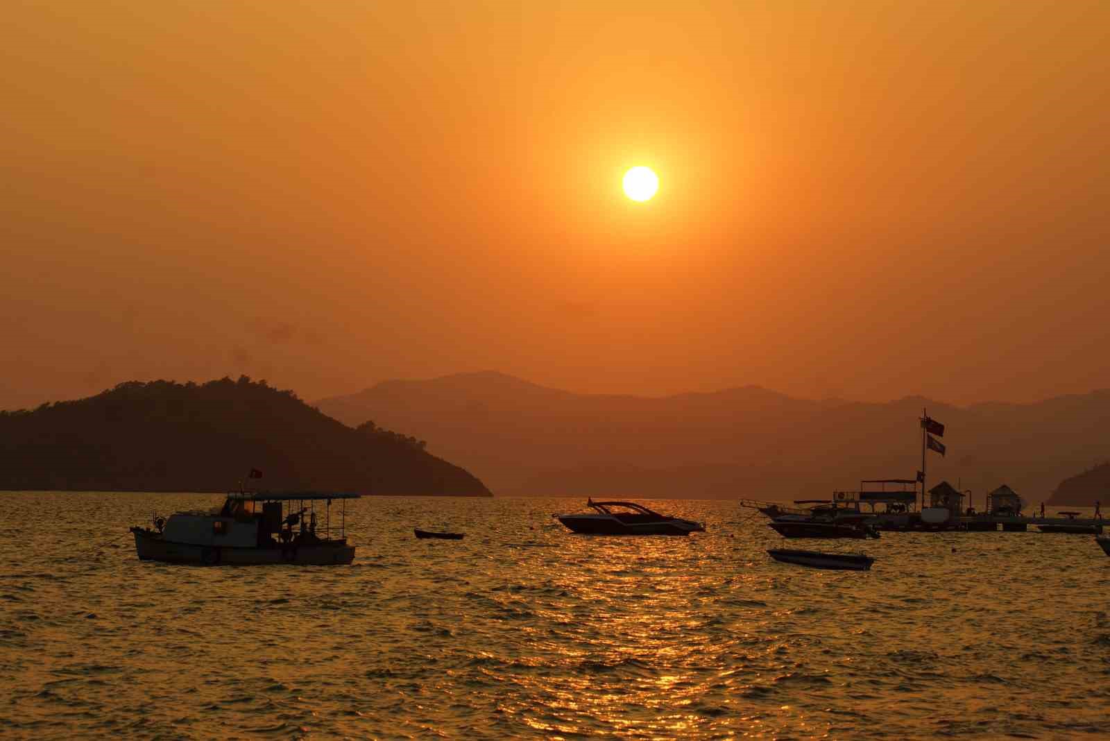 Fethiye’de gün batımı görsel şölen oluşturdu
