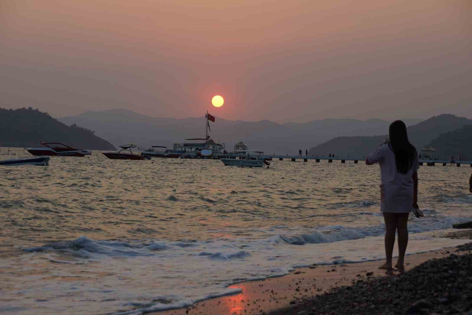 Fethiye’de gün batımı görsel şölen oluşturdu
