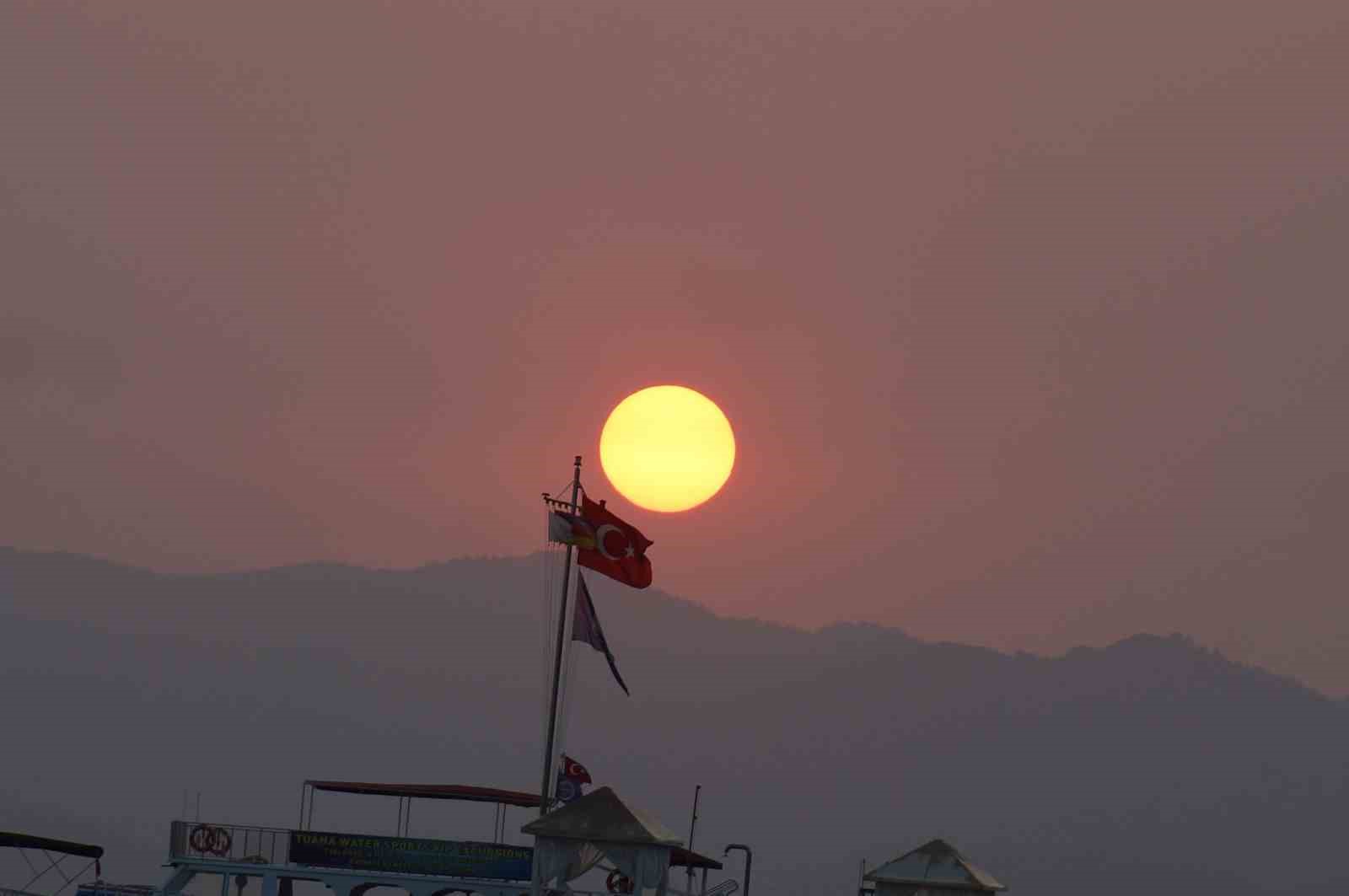 Fethiye’de gün batımı görsel şölen oluşturdu
