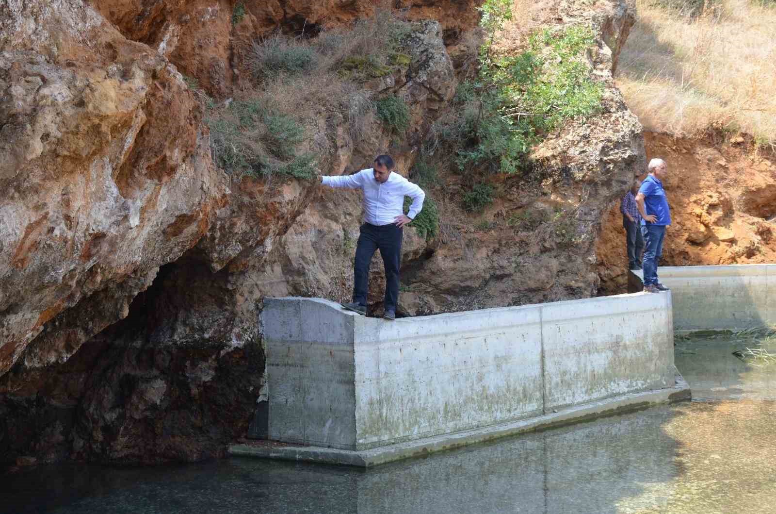 Beylikova’da termal havuzlar ve mesire alanları yapılıyor.
