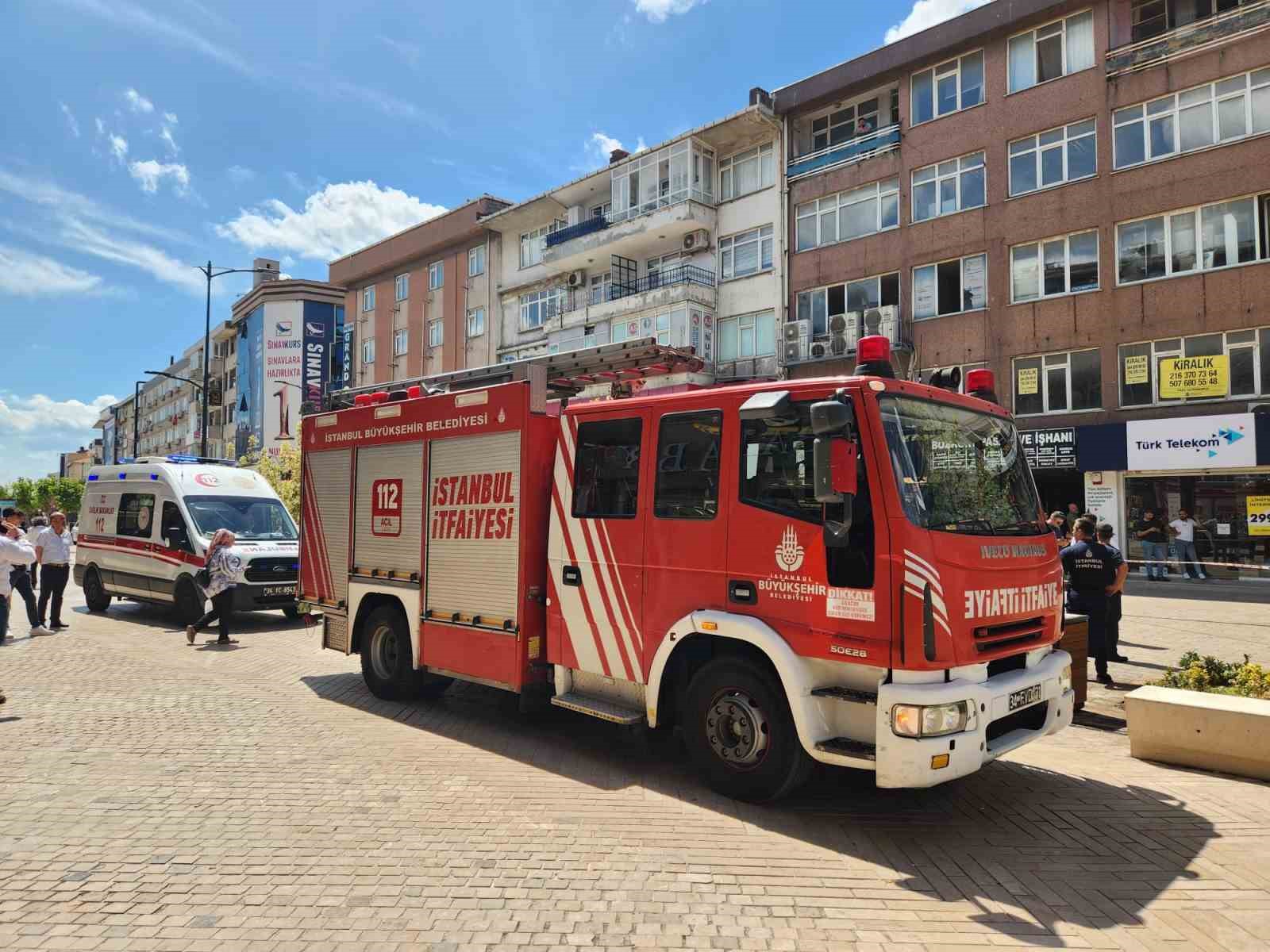 Maltepe’de elektrik panosundan çıkan yangın korkuttu
