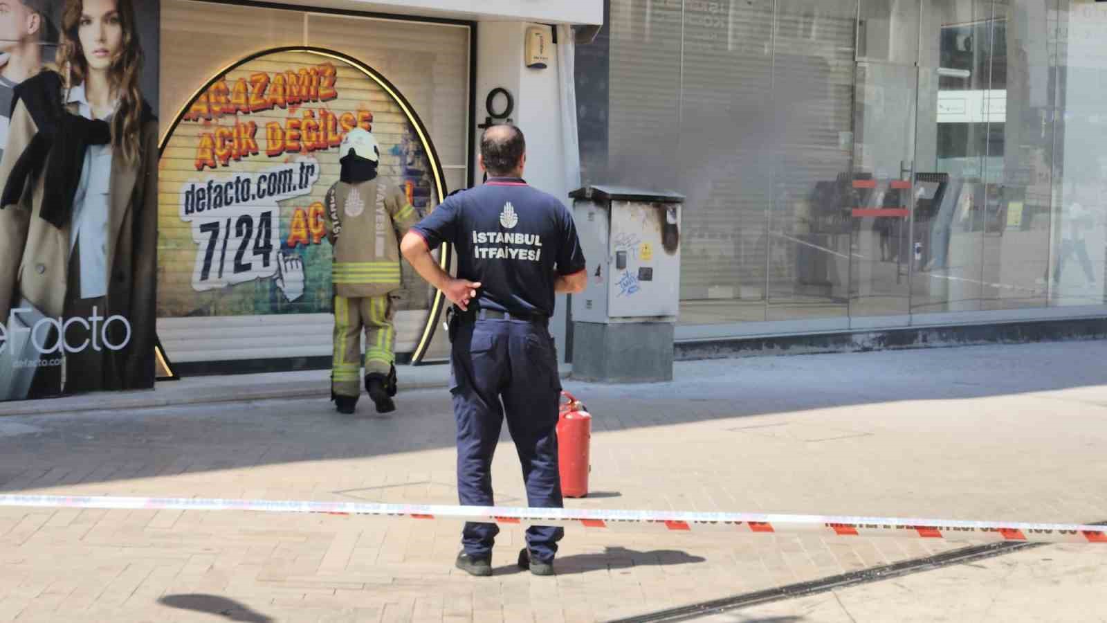 Maltepe’de elektrik panosundan çıkan yangın korkuttu
