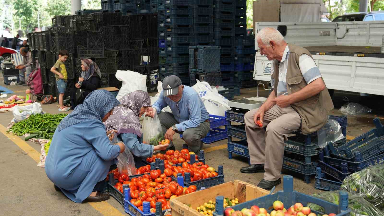 ’Üretici pazarları’ çiftçinin de vatandaşın da yüzünü güldürdü
