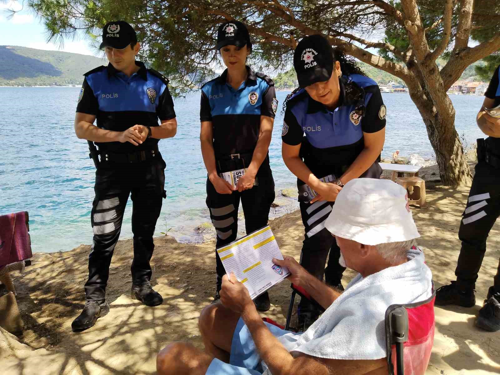 Beykoz Anadolu Kavağı sahilinde polisten boğulmalara karşı uyarı
